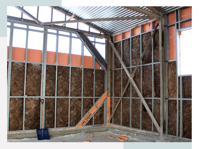 Утепленные ангары в Петергофе