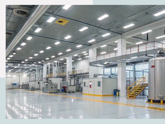 Освещение ангаров в Петергофе от 628 руб. - Эффективные решения